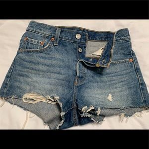 Levi’s - cutoff shorts. PERFECTION
